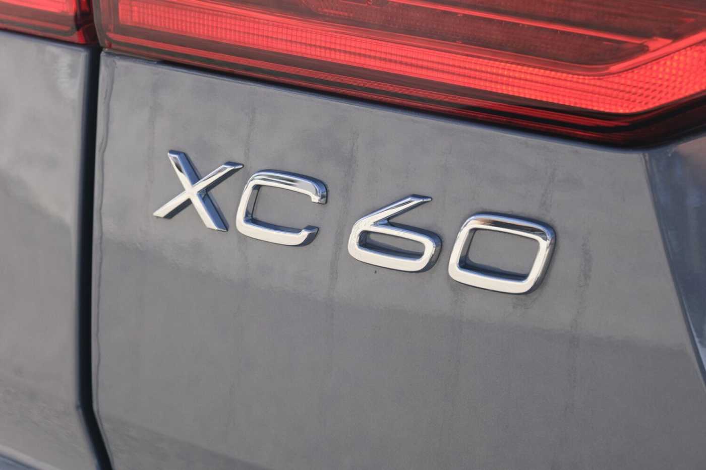 Volvo  XC60 Plus, B5 Mild Hybrid, Petrol