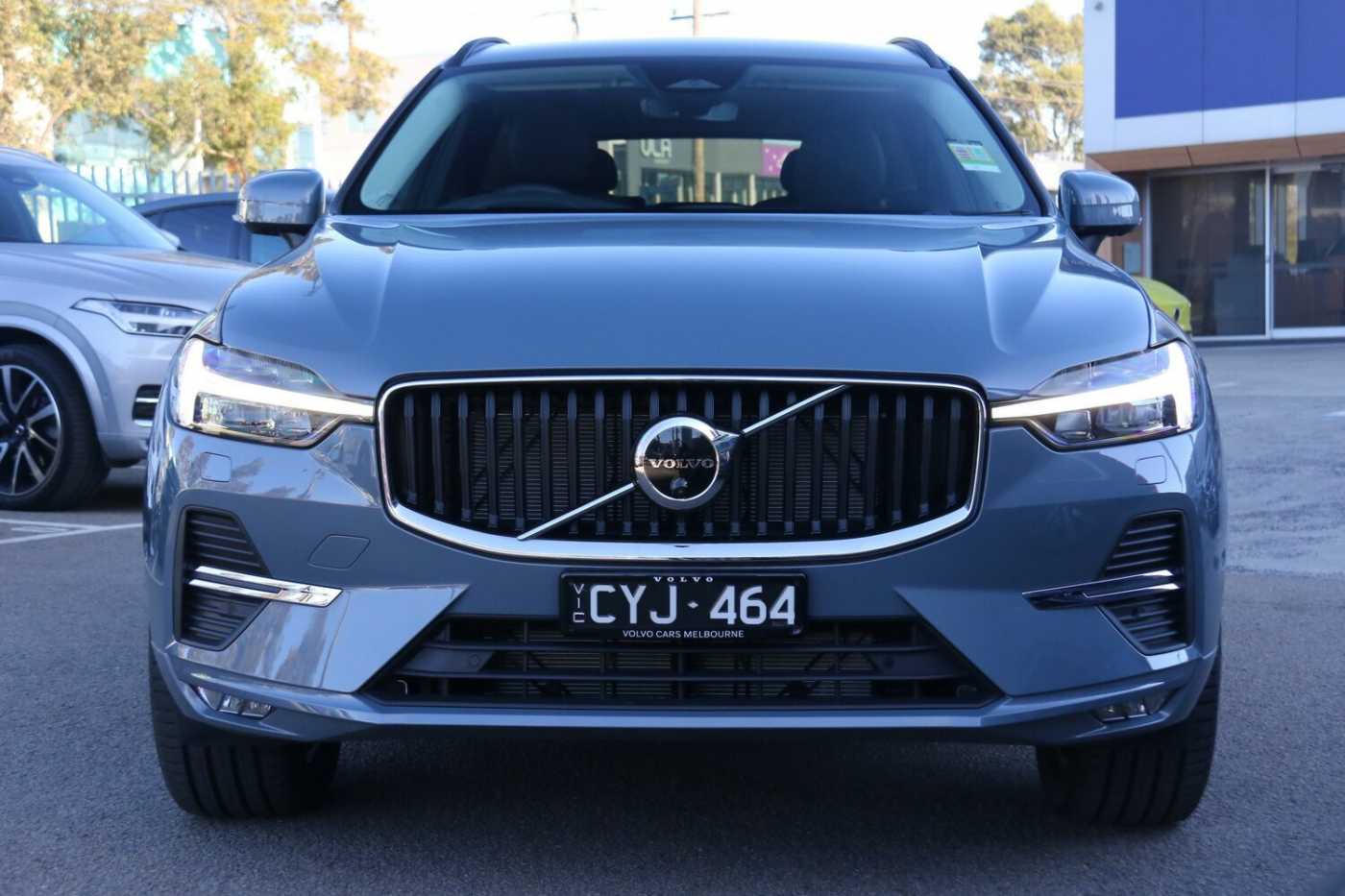 Volvo  XC60 Plus, B5 Mild Hybrid, Petrol