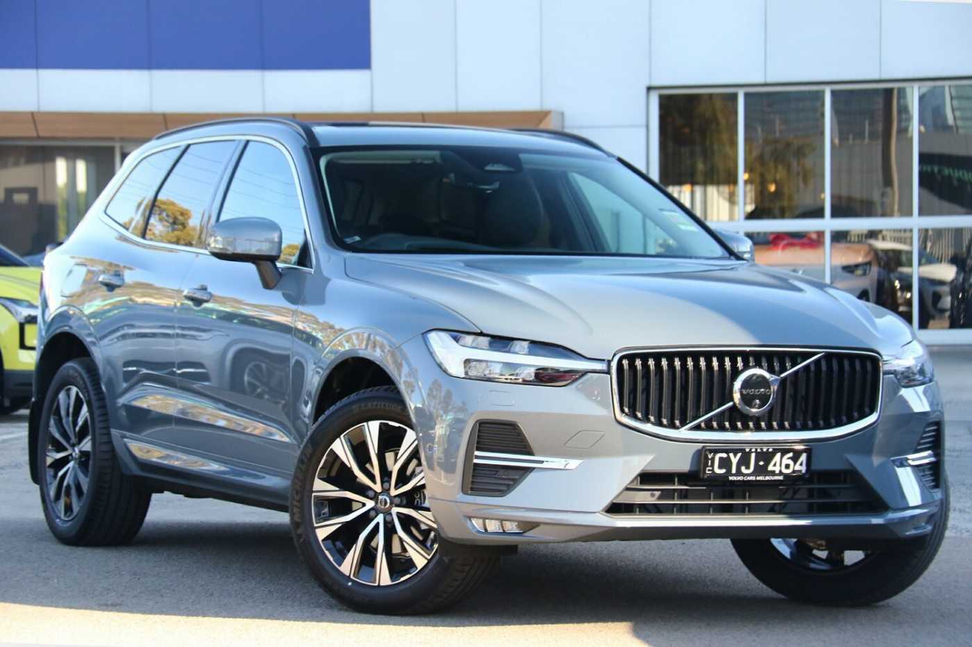 Volvo  XC60 Plus, B5 Mild Hybrid, Petrol