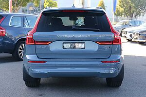 Volvo  XC60 Plus, B5 Mild Hybrid, Petrol